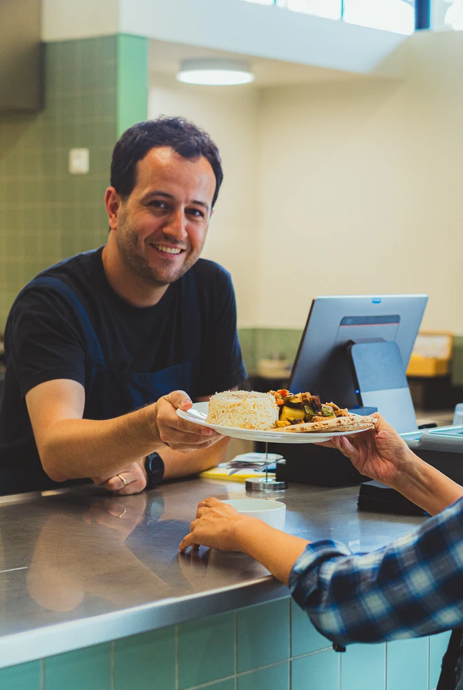 Aan tafel met de buren