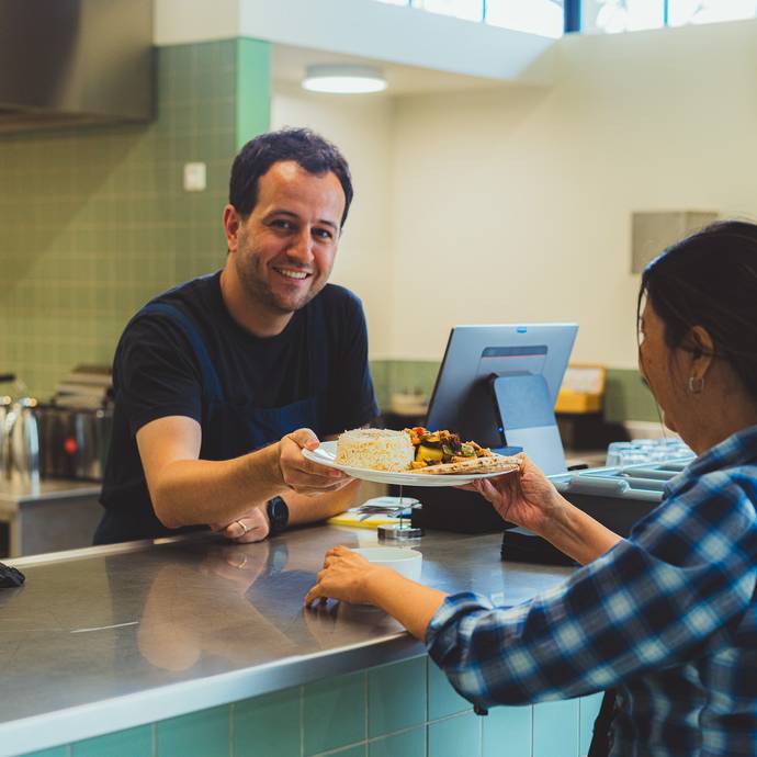 Aan tafel met de buren