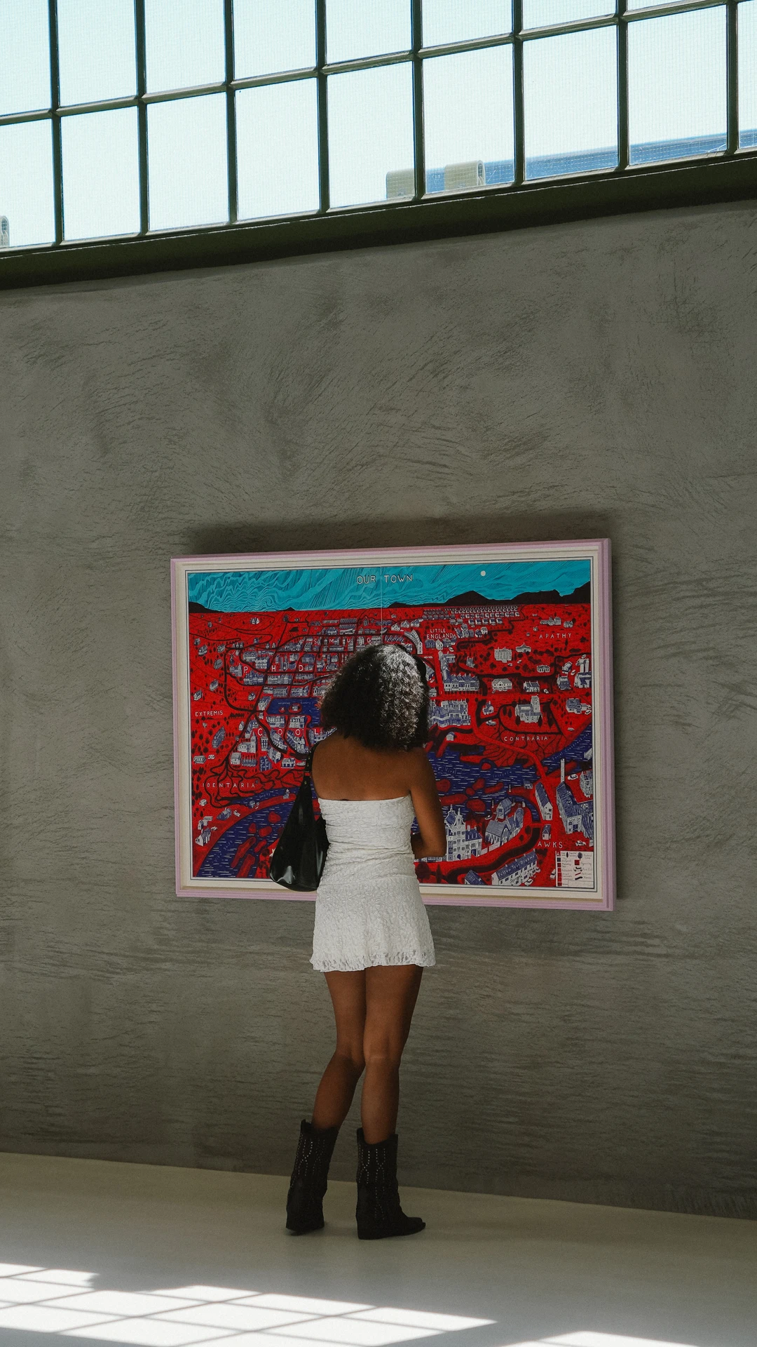 Bezoeker bij Our Town (2022), foto door Ian Minnes