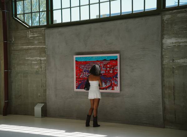 Bezoeker bij Our Town (2022), foto door Ian Minnes